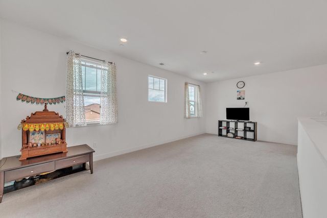 4981 Gold Rush Dr, Folsom, CA 95630