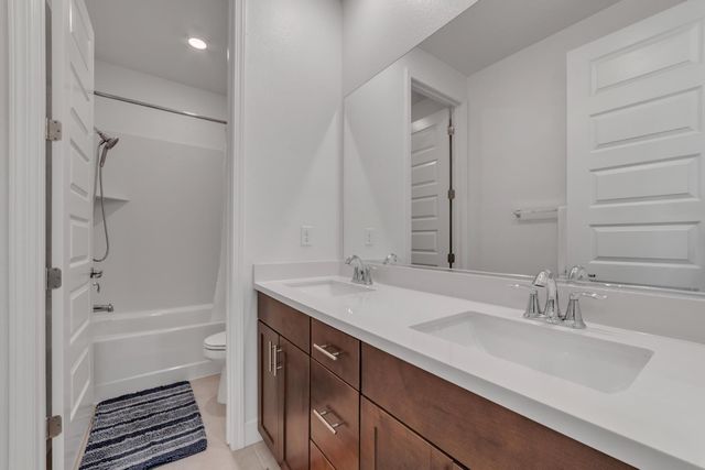 4981 Gold Rush Dr, Folsom, CA 95630