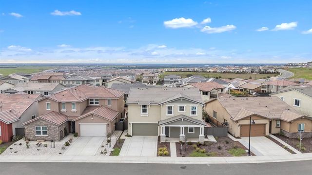 4981 Gold Rush Dr, Folsom, CA 95630