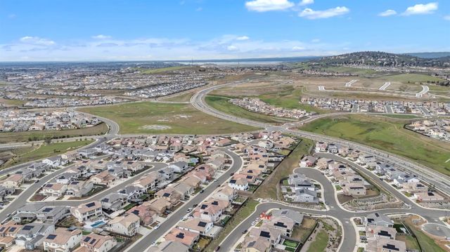 4981 Gold Rush Dr, Folsom, CA 95630