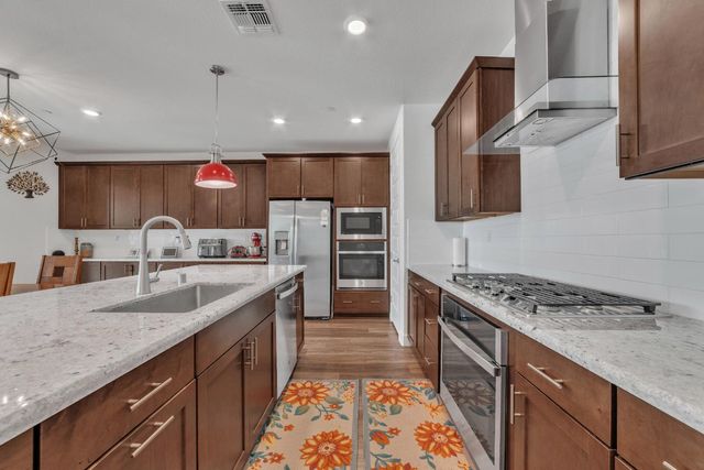 4981 Gold Rush Dr, Folsom, CA 95630