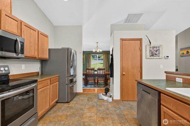 937 Germany Creek, Longview, WA 98632