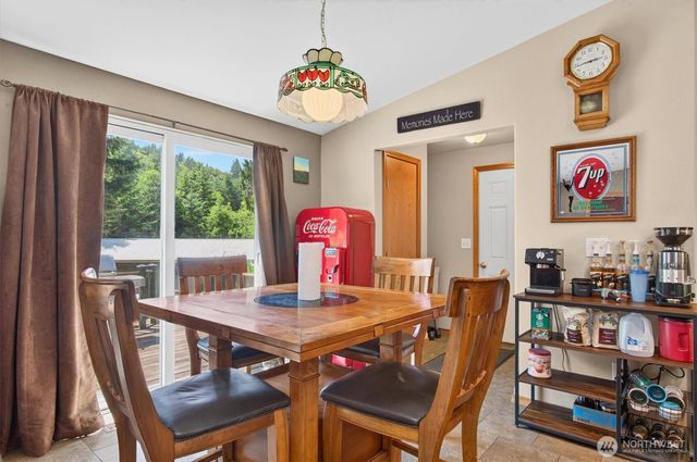 937 Germany Creek, Longview, WA 98632