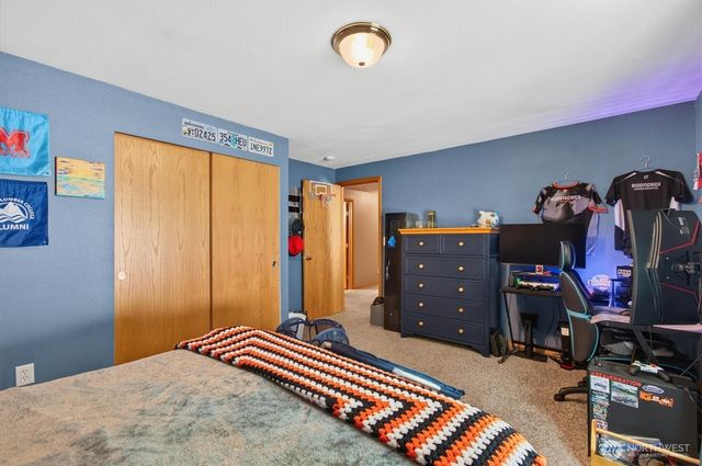 937 Germany Creek, Longview, WA 98632