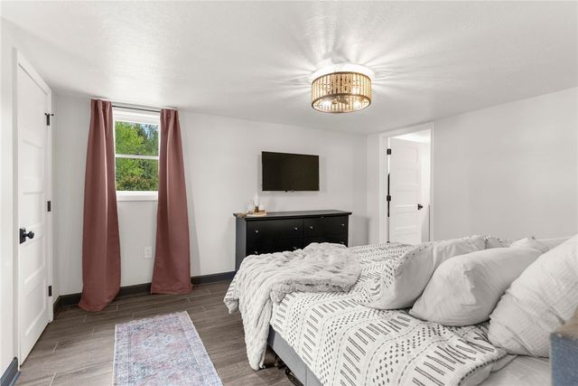 332 W Slippery Rock St, Donegal, PA 16025