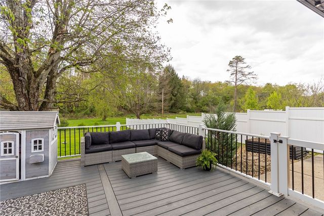 332 W Slippery Rock St, Donegal, PA 16025
