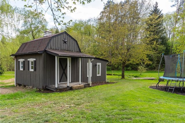 332 W Slippery Rock St, Donegal, PA 16025