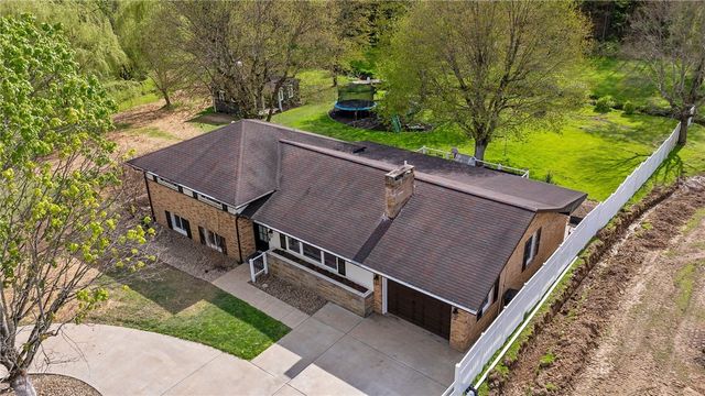 332 W Slippery Rock St, Donegal, PA 16025