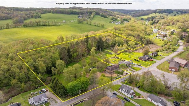 332 W Slippery Rock St, Donegal, PA 16025