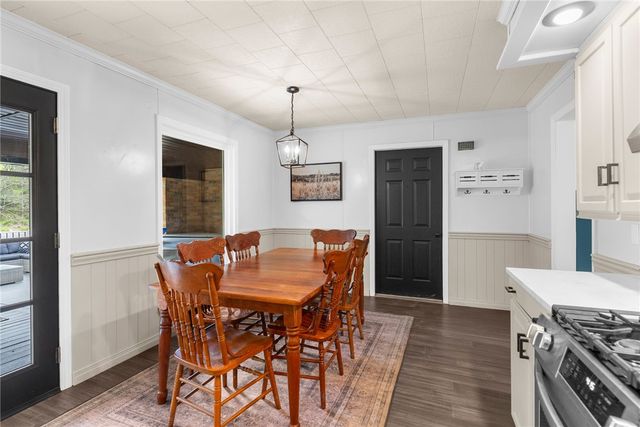 332 W Slippery Rock St, Donegal, PA 16025