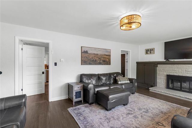 332 W Slippery Rock St, Donegal, PA 16025