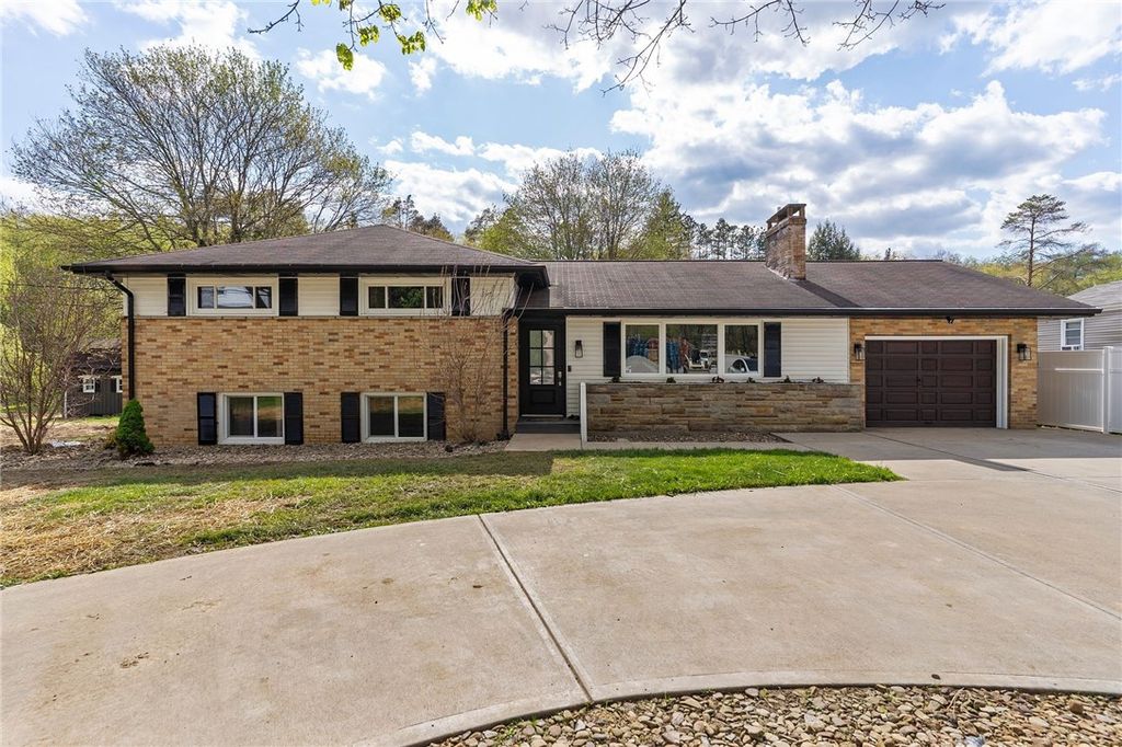 332 W Slippery Rock St, Donegal, PA 16025