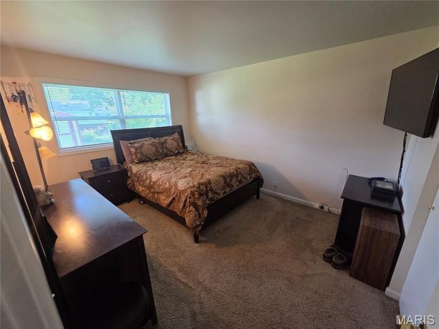 2130 Canterbury Drive, Florissant, MO 63033