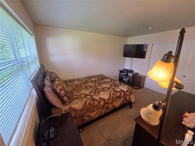 2130 Canterbury Drive, Florissant, MO 63033