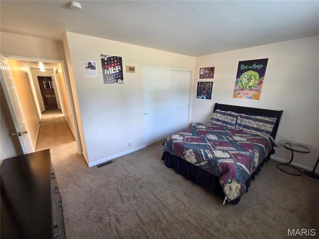 2130 Canterbury Drive, Florissant, MO 63033
