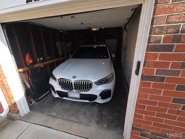 2130 Canterbury Drive, Florissant, MO 63033