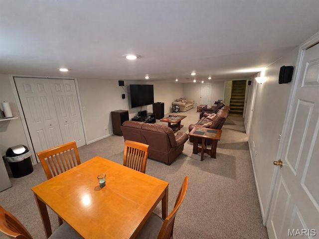 2130 Canterbury Drive, Florissant, MO 63033