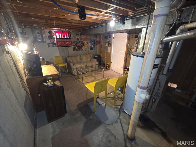 2130 Canterbury Drive, Florissant, MO 63033