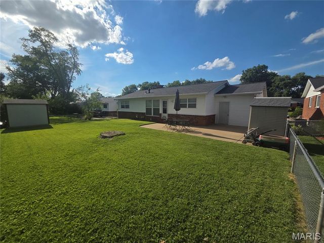 2130 Canterbury Drive, Florissant, MO 63033