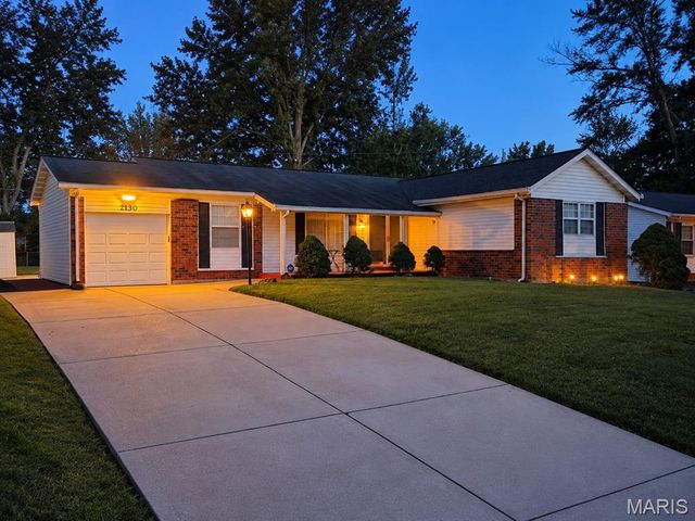 2130 Canterbury Drive, Florissant, MO 63033