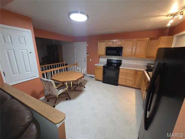 2130 Canterbury Drive, Florissant, MO 63033