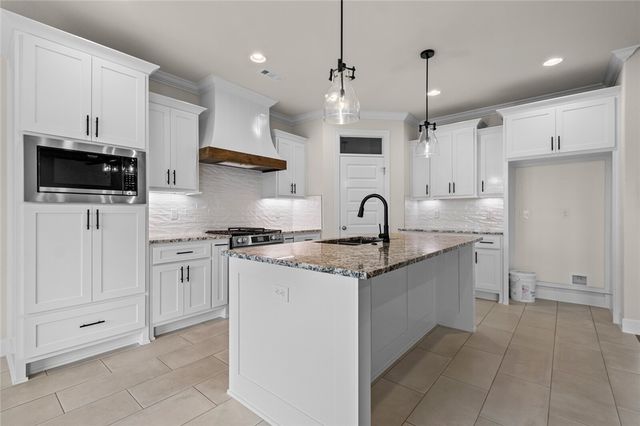 2412 Charles Street, Pea Ridge, AR 72751