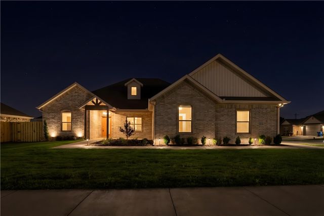 2412 Charles Street, Pea Ridge, AR 72751