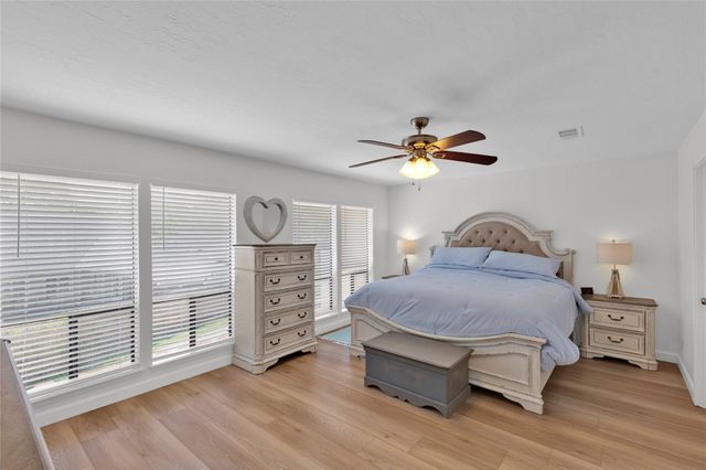 35 Regency Point, Montgomery, TX 77356