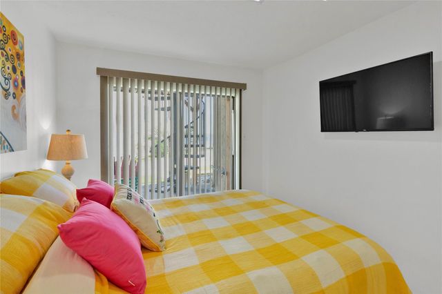 35 Regency Point, Montgomery, TX 77356