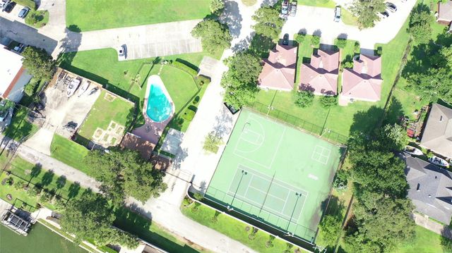 35 Regency Point, Montgomery, TX 77356