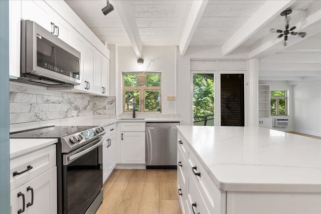 1860 Sherman Avenue 7NE, Evanston, IL 60201