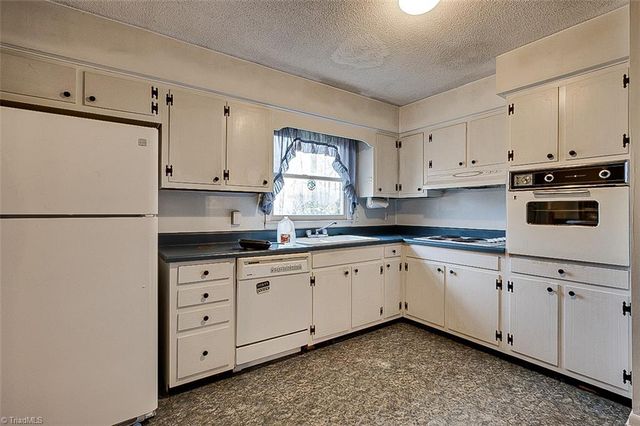 179 Glenn Williams Drive, Randleman, NC 27317