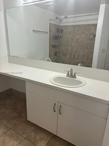 440 S Park Rd 4-308, Hollywood, FL 33021