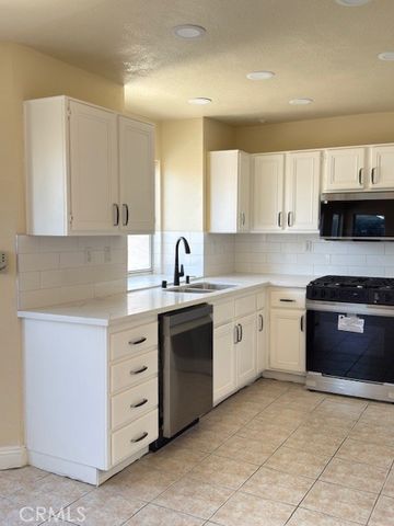 4444 Merle St, Montclair, CA 91763