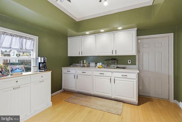 114 N MARKET AVE, Mount Joy, PA 17552