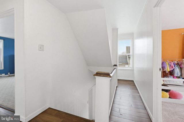 114 N MARKET AVE, Mount Joy, PA 17552