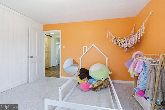 114 N MARKET AVE, Mount Joy, PA 17552