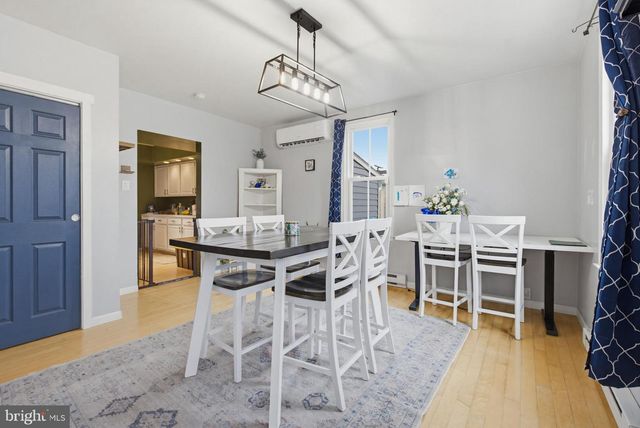 114 N MARKET AVE, Mount Joy, PA 17552