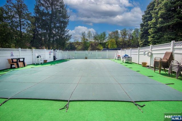 30 E Maple, Teaneck, NJ 07666