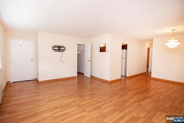 30 E Maple, Teaneck, NJ 07666