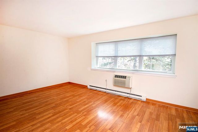 30 E Maple, Teaneck, NJ 07666