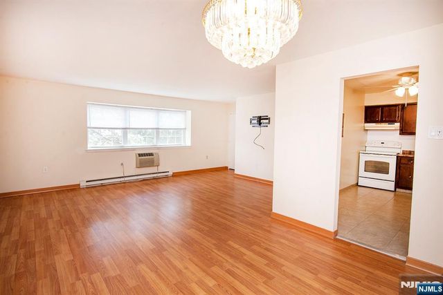 30 E Maple, Teaneck, NJ 07666