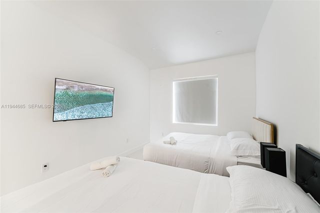 187 NW 53rd St, Miami, FL 33127