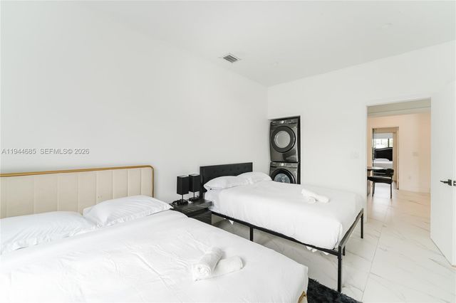 187 NW 53rd St, Miami, FL 33127