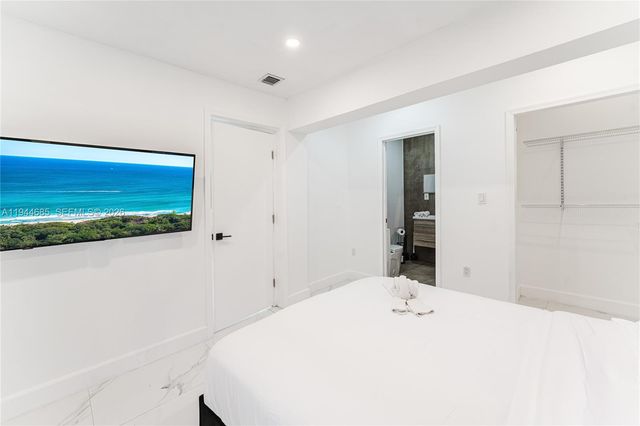 187 NW 53rd St, Miami, FL 33127