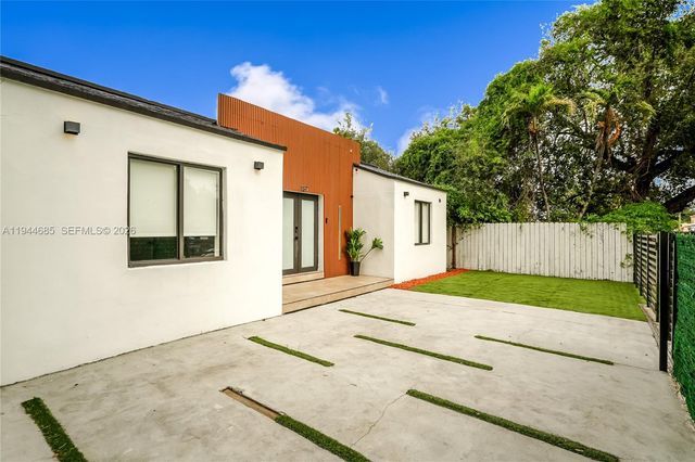 187 NW 53rd St, Miami, FL 33127