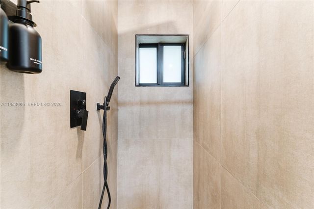 187 NW 53rd St, Miami, FL 33127