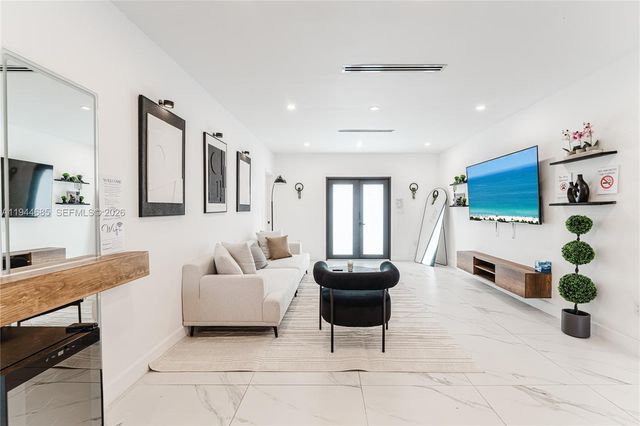 187 NW 53rd St, Miami, FL 33127