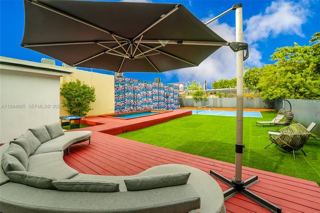 187 NW 53rd St, Miami, FL 33127