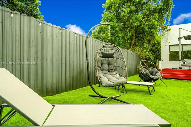 187 NW 53rd St, Miami, FL 33127